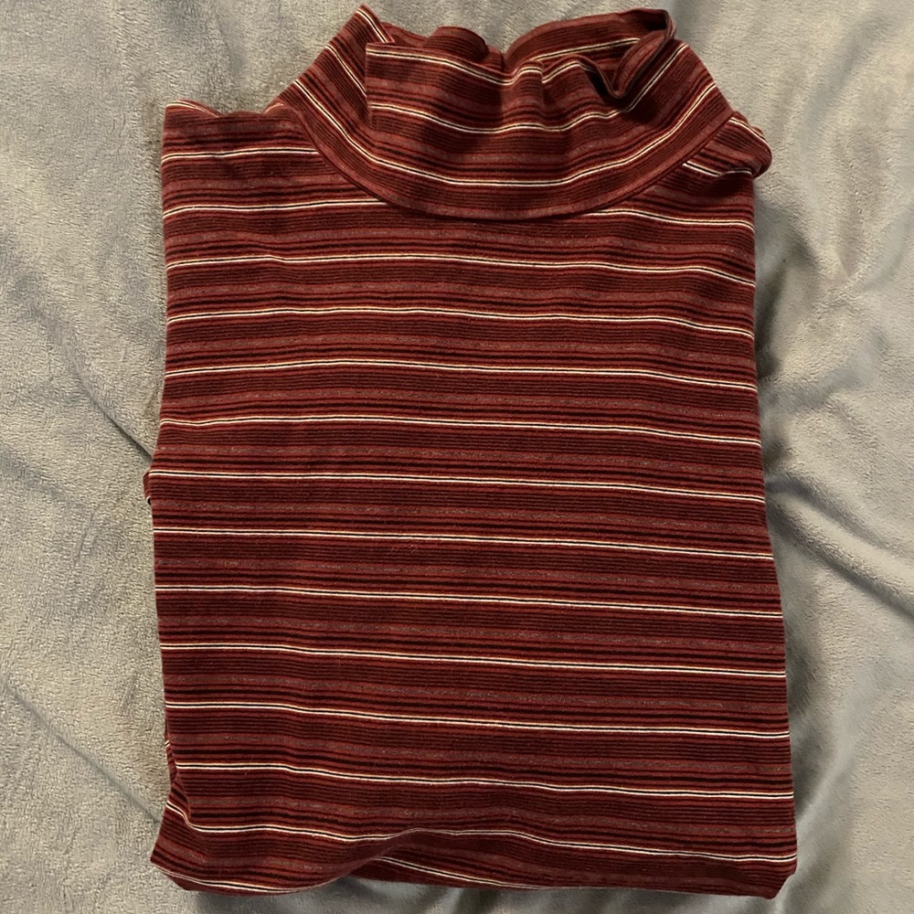 Turtle Neck - Picture 2 of 2